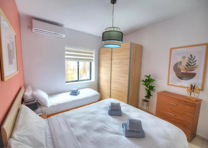 Comfortable 2Bedrooms In Paceville, Balcony Jpor1-3